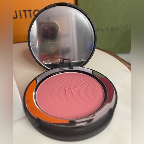 It Cosmetics - BYE BYE PORES BLUSH in Love (Natural Soft Pink) - NIB - Picture 7 of 12